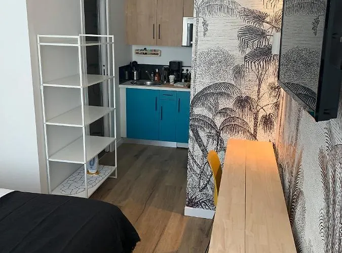 Ty Hyper Centre Апартаменти