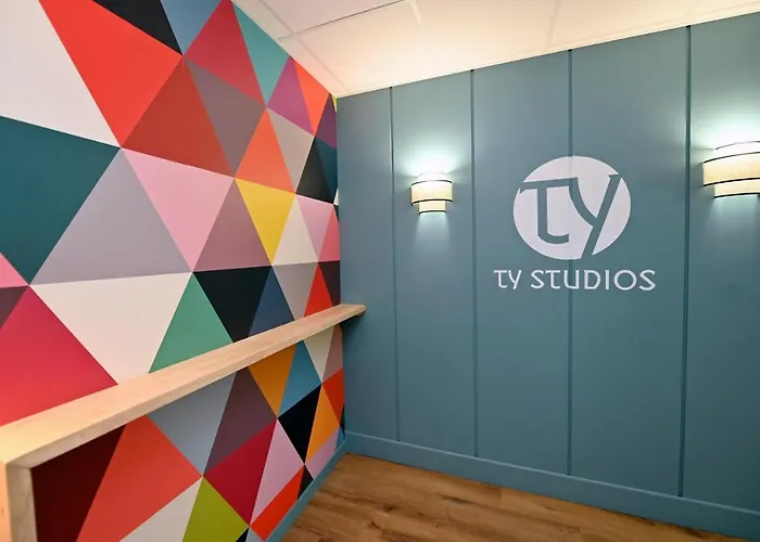 Ty Hyper Centre * Brest